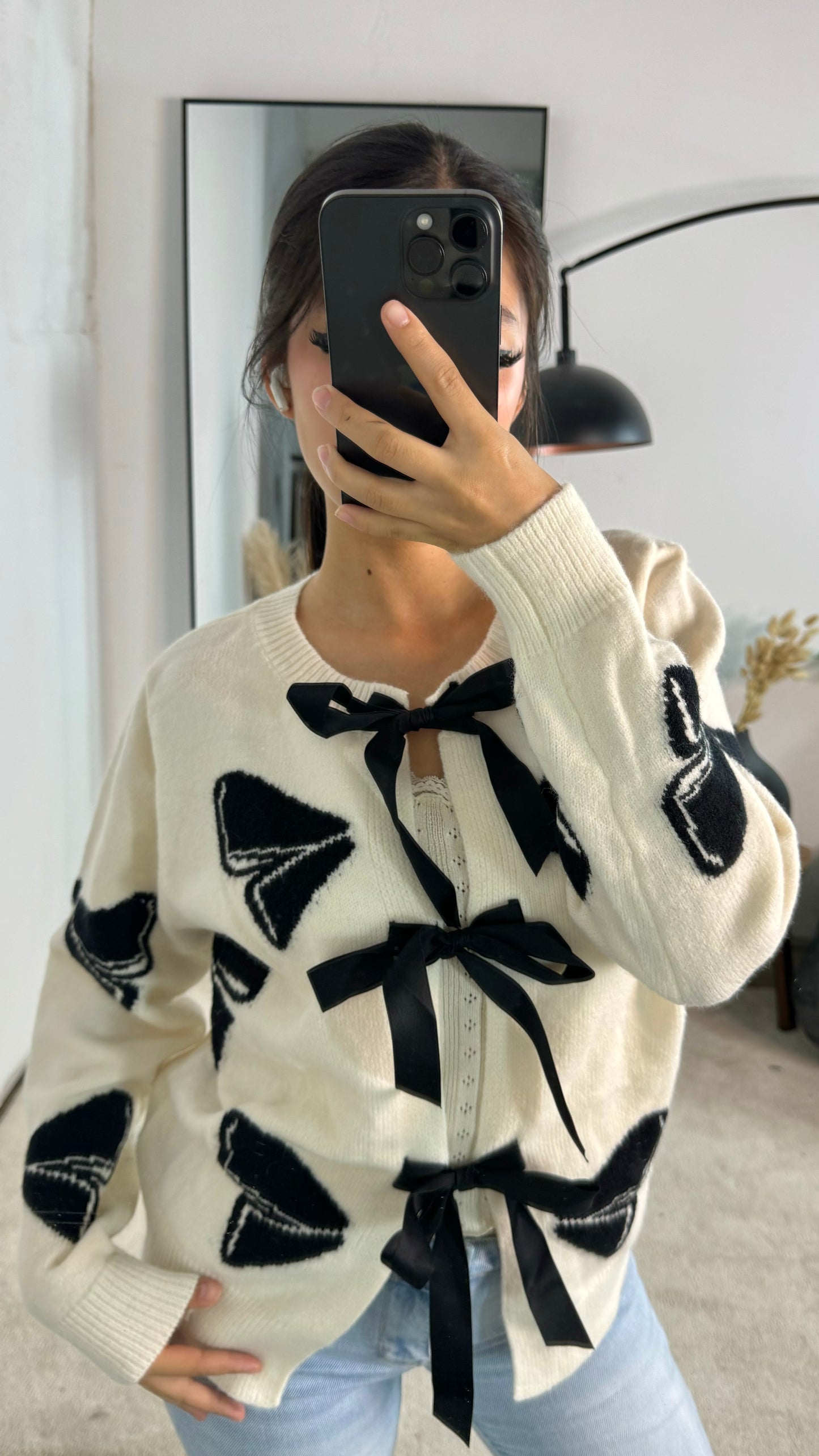 Bow Accent pullover